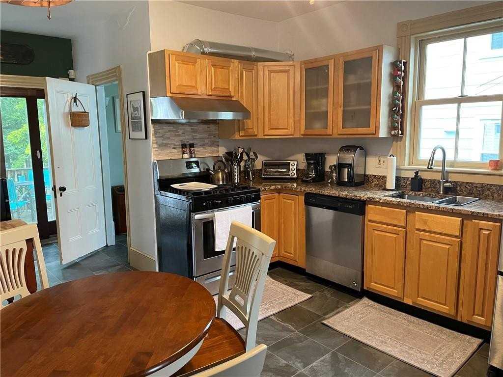 11 Byrnes St - Photo 5 of 17