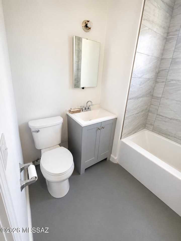 1702 N Tyndall Ave #1704 - Photo 4 of 15