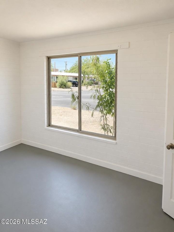 1702 N Tyndall Ave #1704 - Photo 7 of 15
