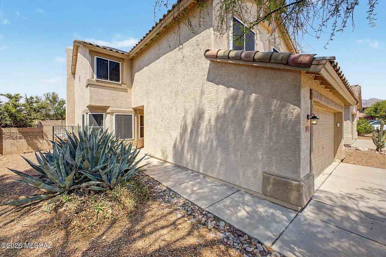 2656 W Mountain Heights Ct - Photo 7 of 45