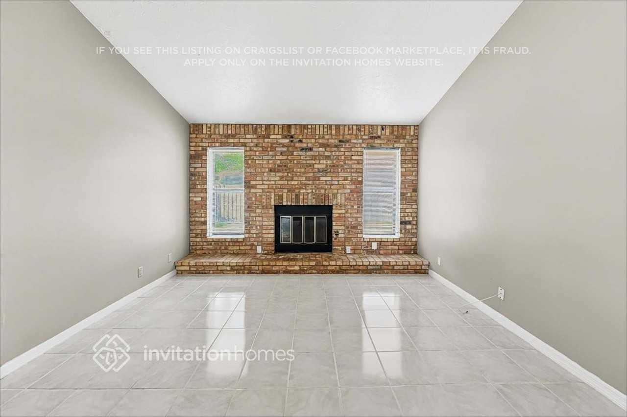 13325 Kingsbury Dr - Photo 6 of 23