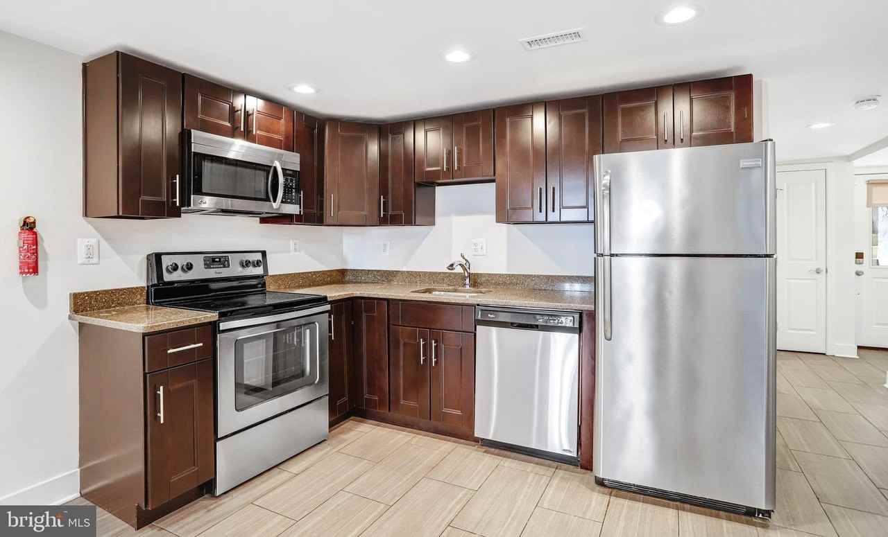 1350 Perry Pl Nw - Photo 5 of 15