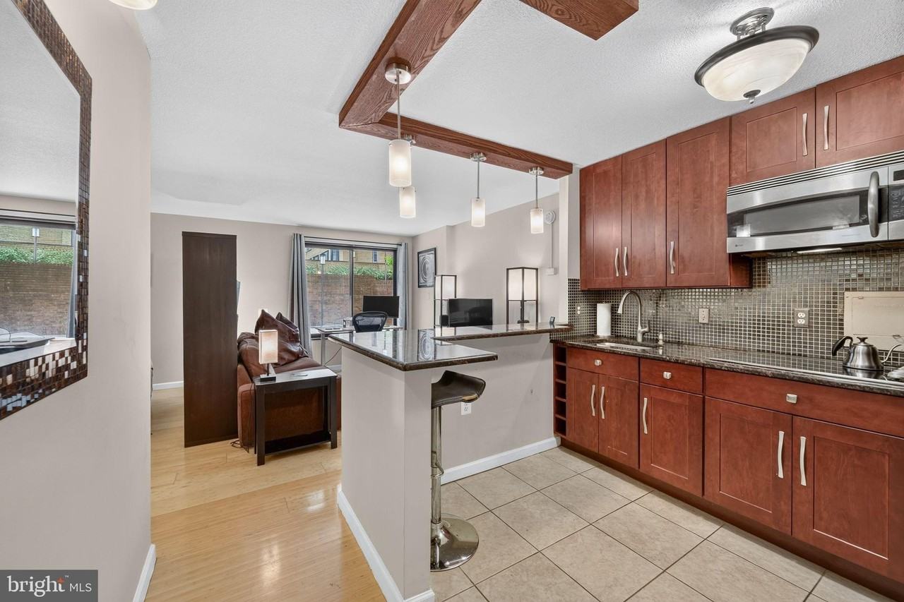 1718 P St Nw #T9 - Photo 2 of 26