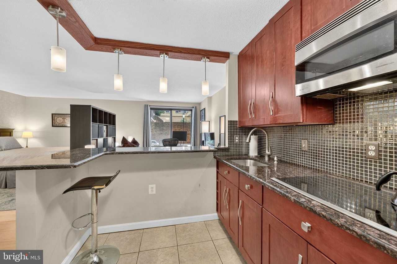 1718 P St Nw #T9 - Photo 6 of 26
