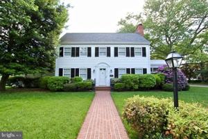 featured image of 104 Bayard Ave