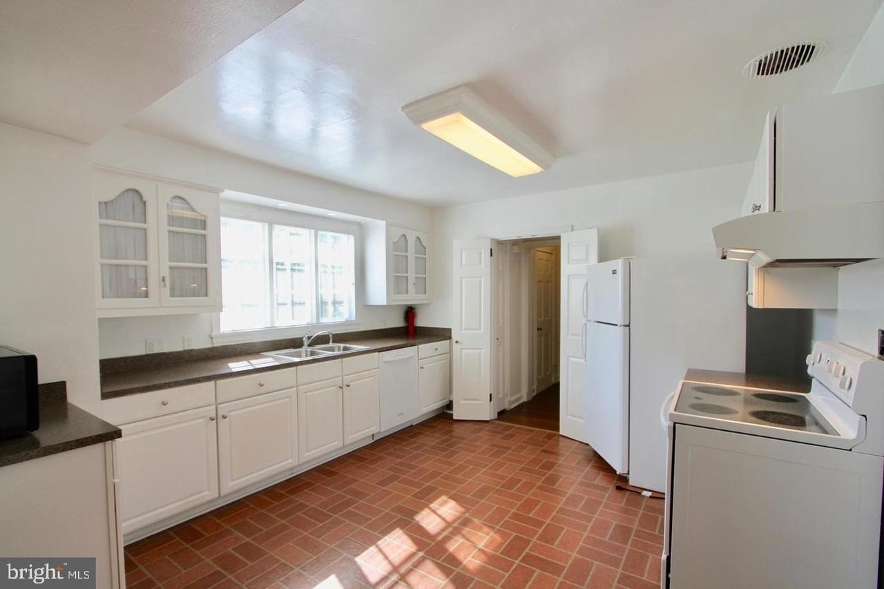 104 Bayard Ave - Photo 6 of 10