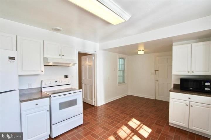 104 Bayard Ave - Photo 7 of 10