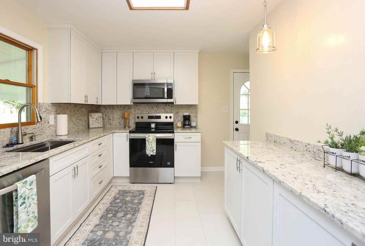 807 Danza Rd - Photo 7 of 48