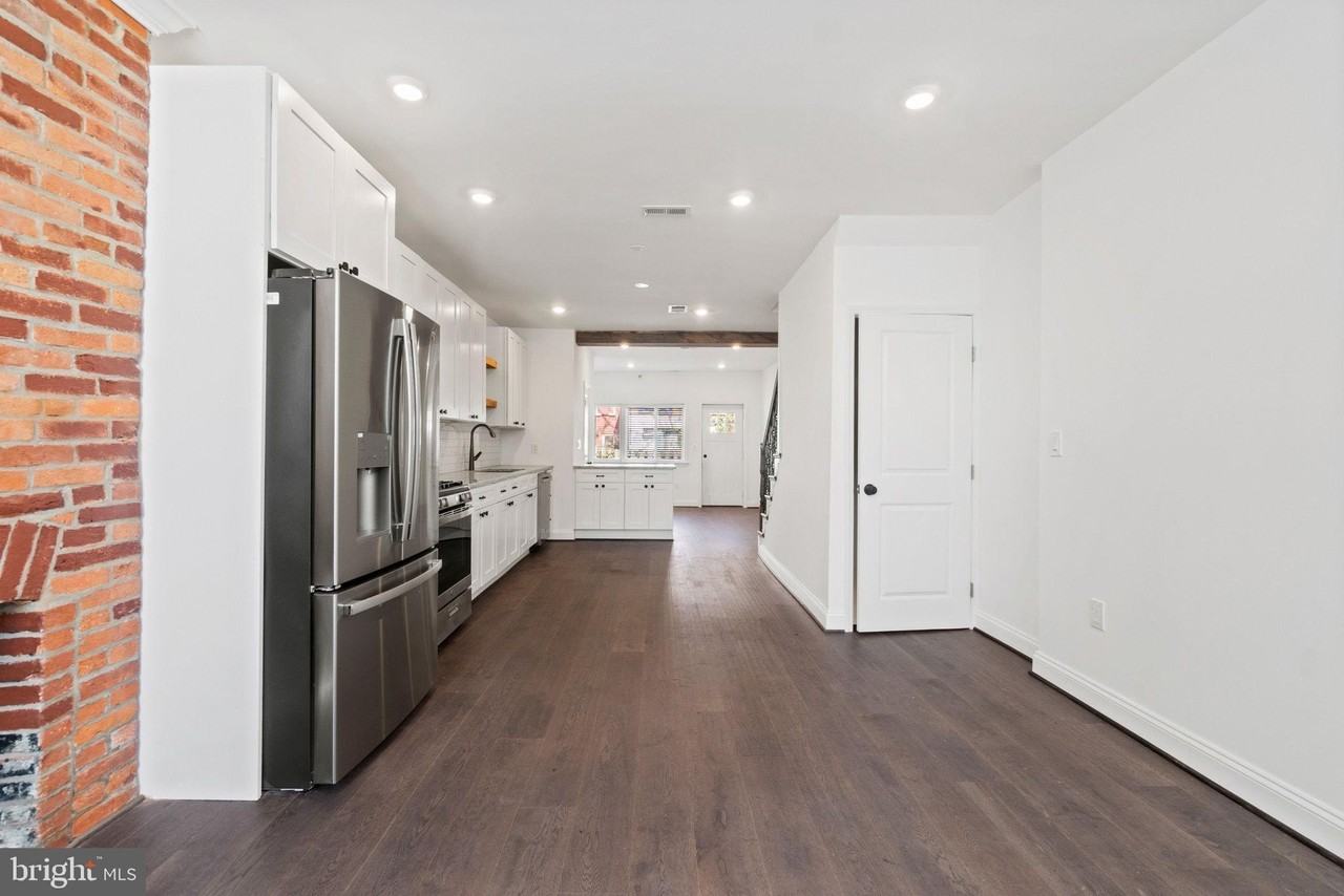 1008 Boyd St - Photo 2 of 24