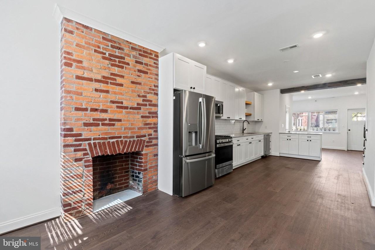 1008 Boyd St - Photo 4 of 24