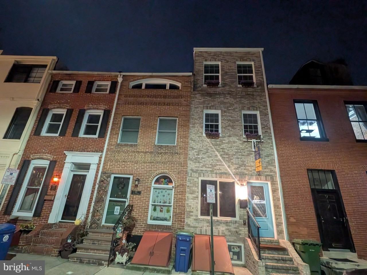 919 Stiles St - Photo 5 of 35