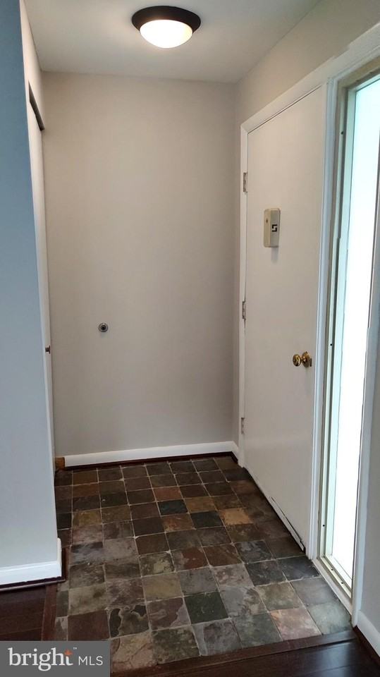 35 Eastford Ct #35 - Photo 3 of 17