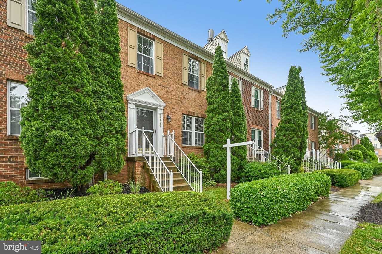 1724 Emory St - Photo 3 of 50