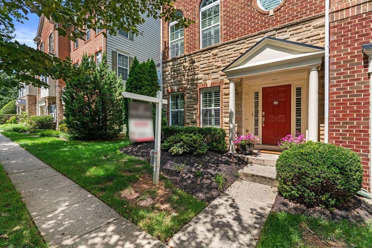10512 Old Ellicott Cir #48 - Photo 4 of 45