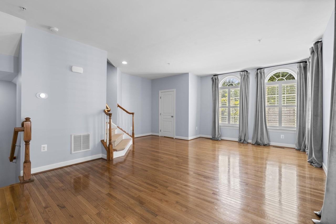 10512 Old Ellicott Cir #48 - Photo 7 of 45