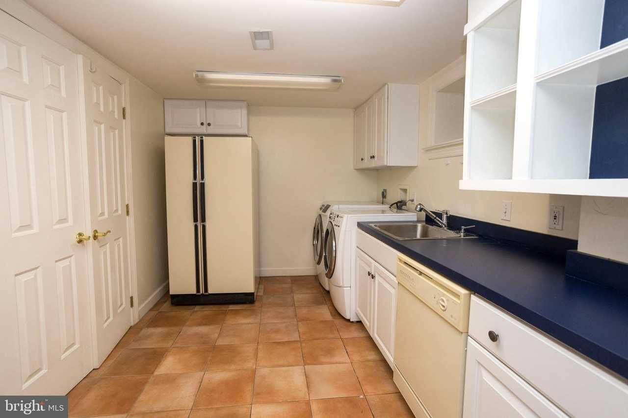 5628 Knollwood Rd - Photo 3 of 22