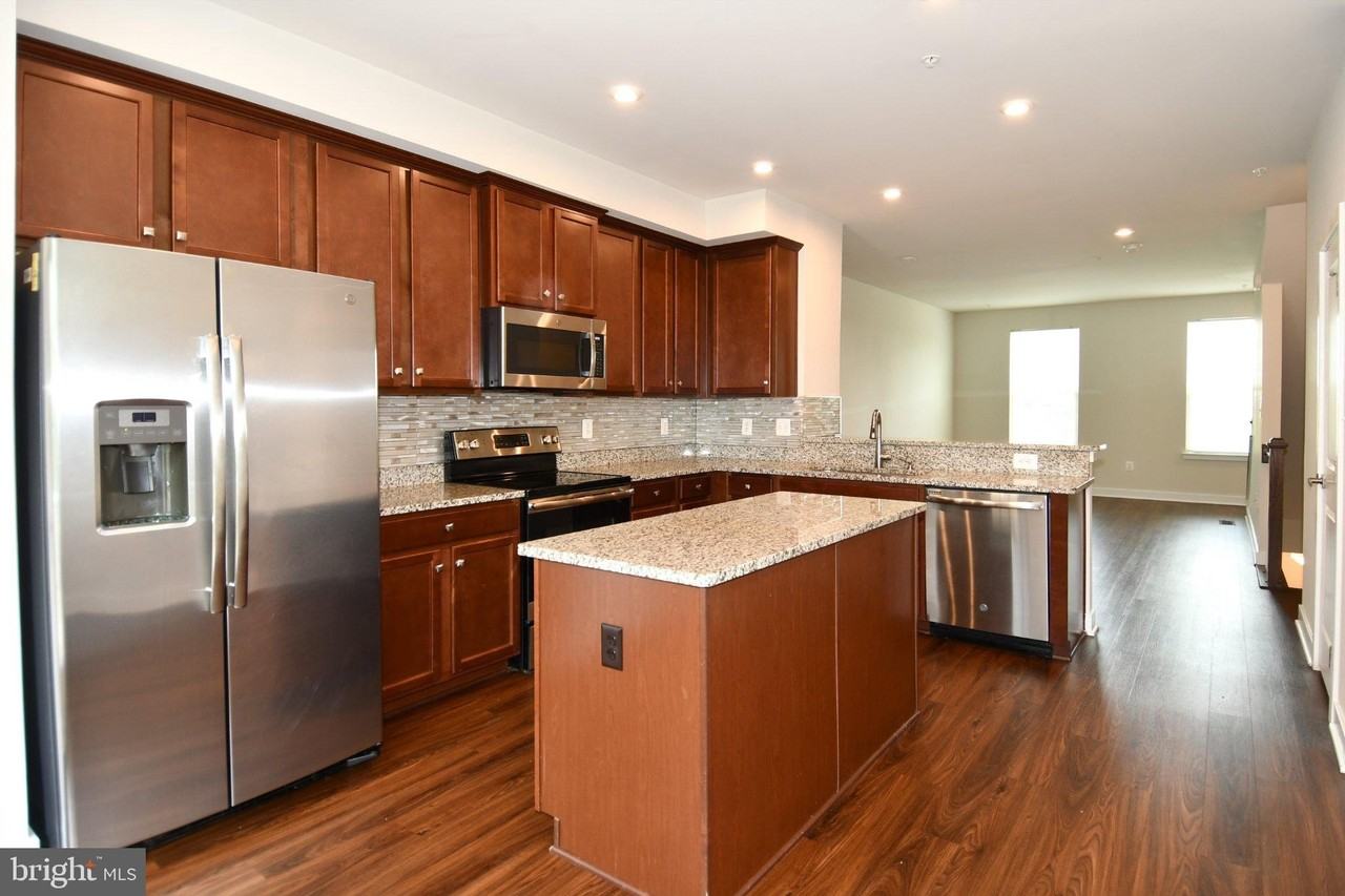 4917 Crest View Dr - Photo 6 of 41