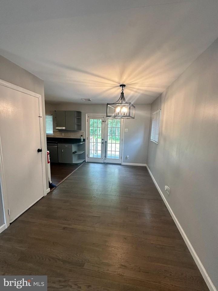 245 Rome Ave - Photo 3 of 12