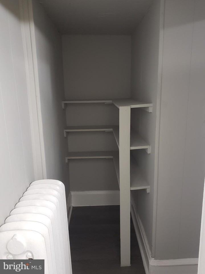 253 E Broadway #C - Photo 4 of 5