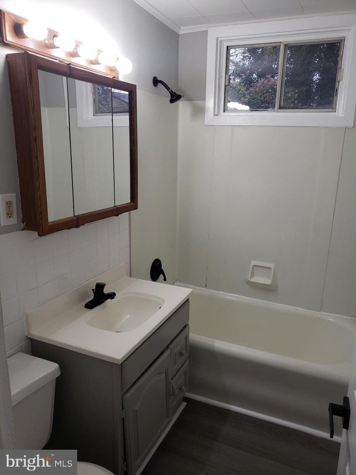 253 E Broadway #C - Photo 5 of 5