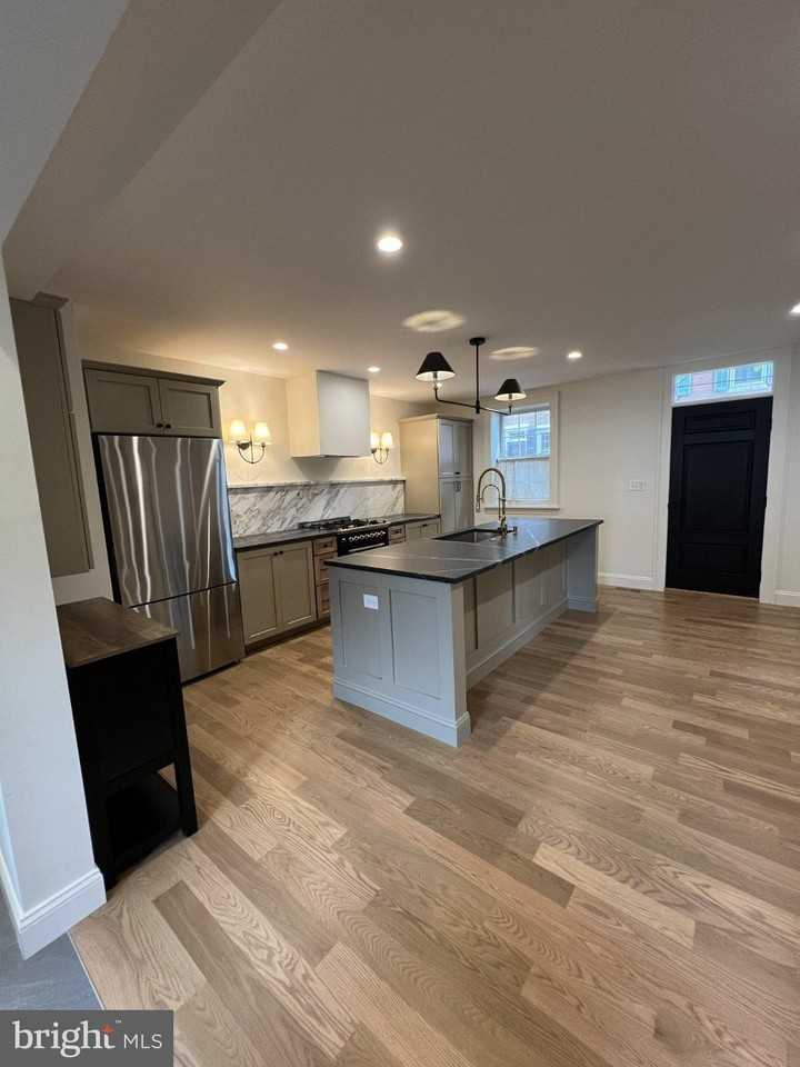 126 S Darlington St - Photo 2 of 26