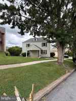 featured image of 461 W 11th Ave