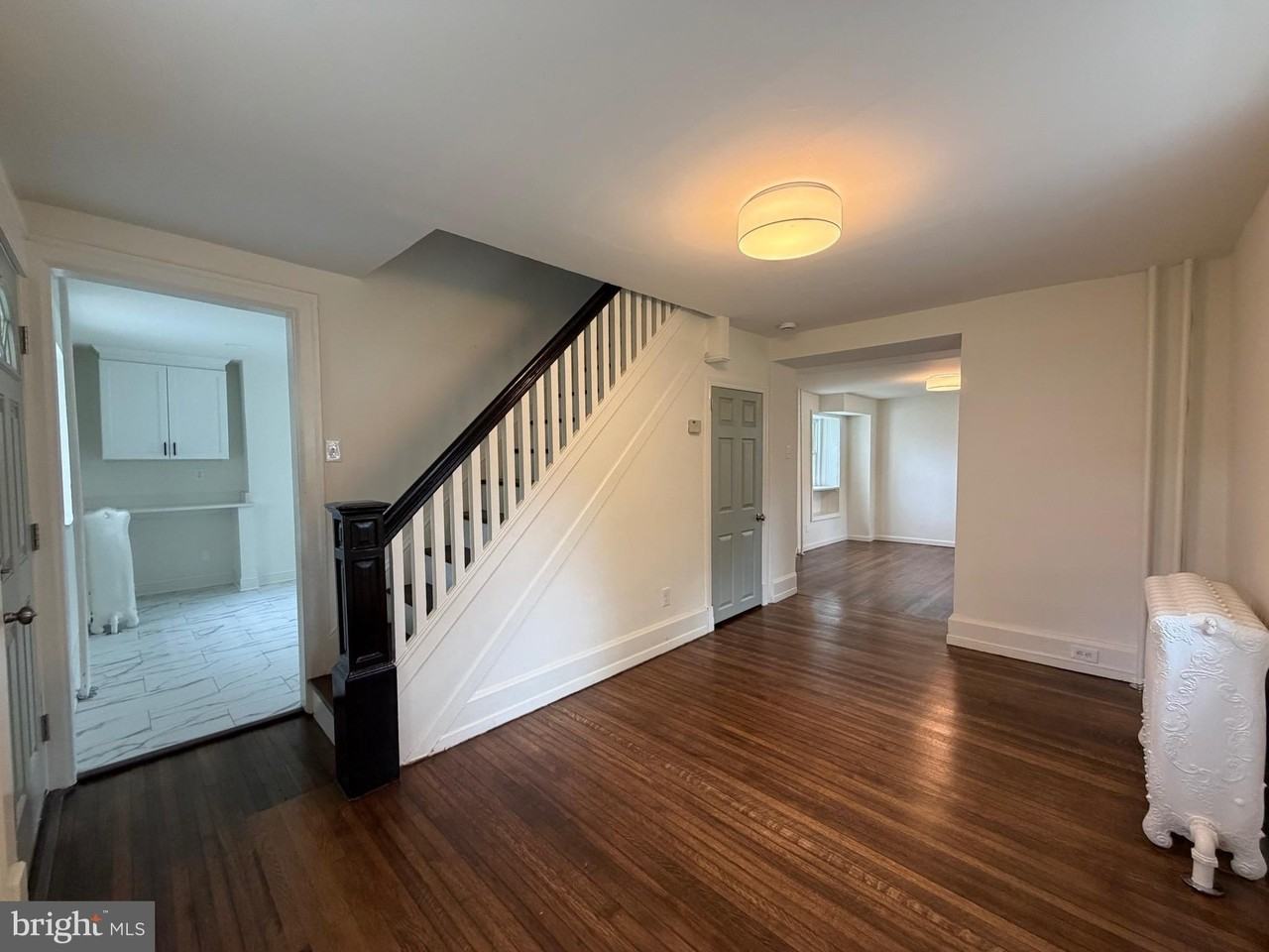 461 W 11th Ave - Photo 3 of 19