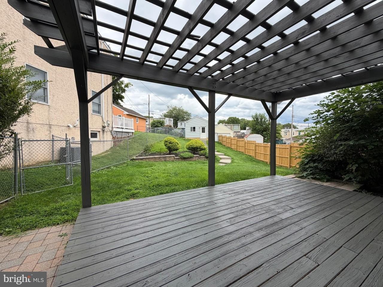 461 W 11th Ave - Photo 6 of 19