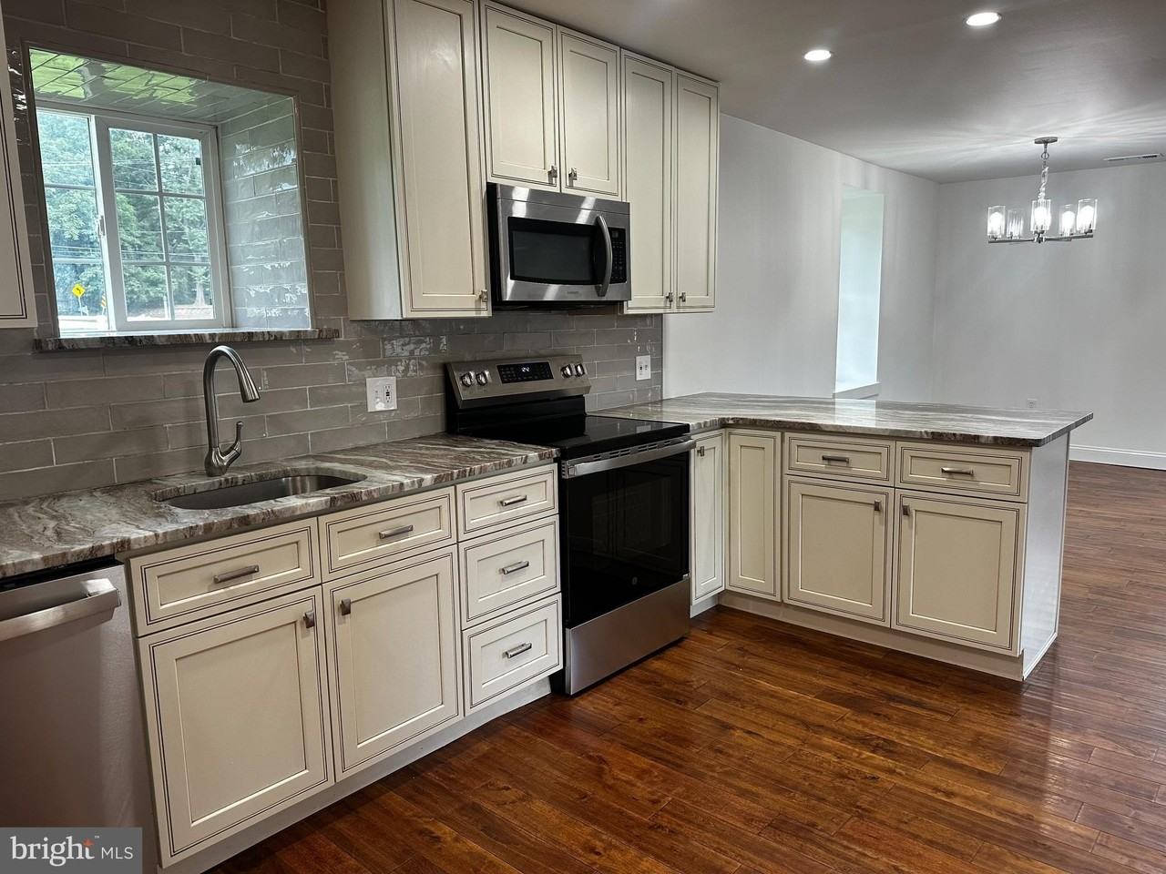1009 Davis Grove Rd - Photo 6 of 17