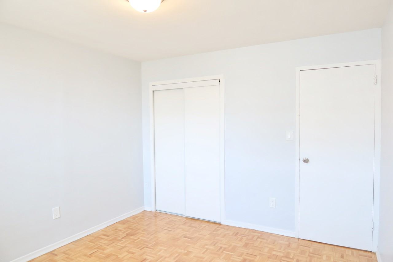 55 Cosburn Avenue - Photo 5 of 10
