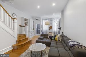 featured image of 331 E Thompson St