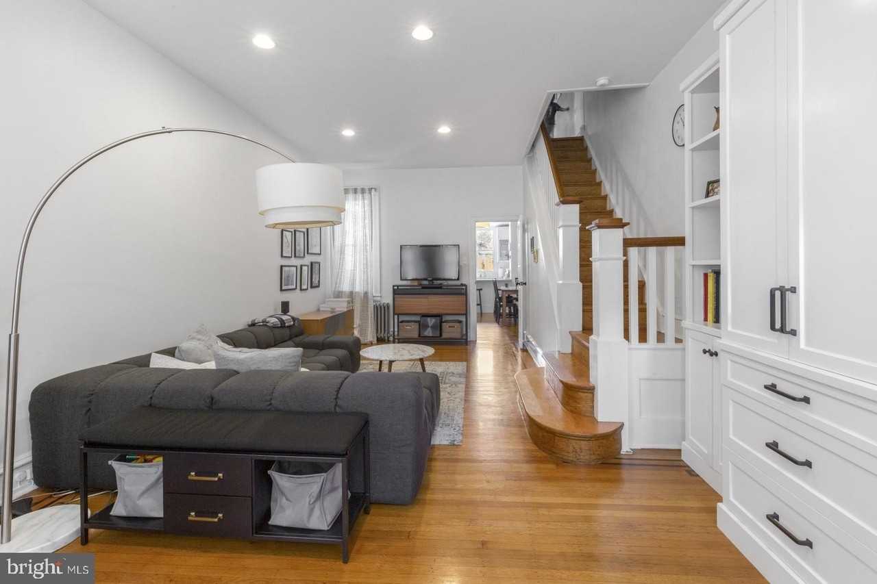 331 E Thompson St - Photo 4 of 33