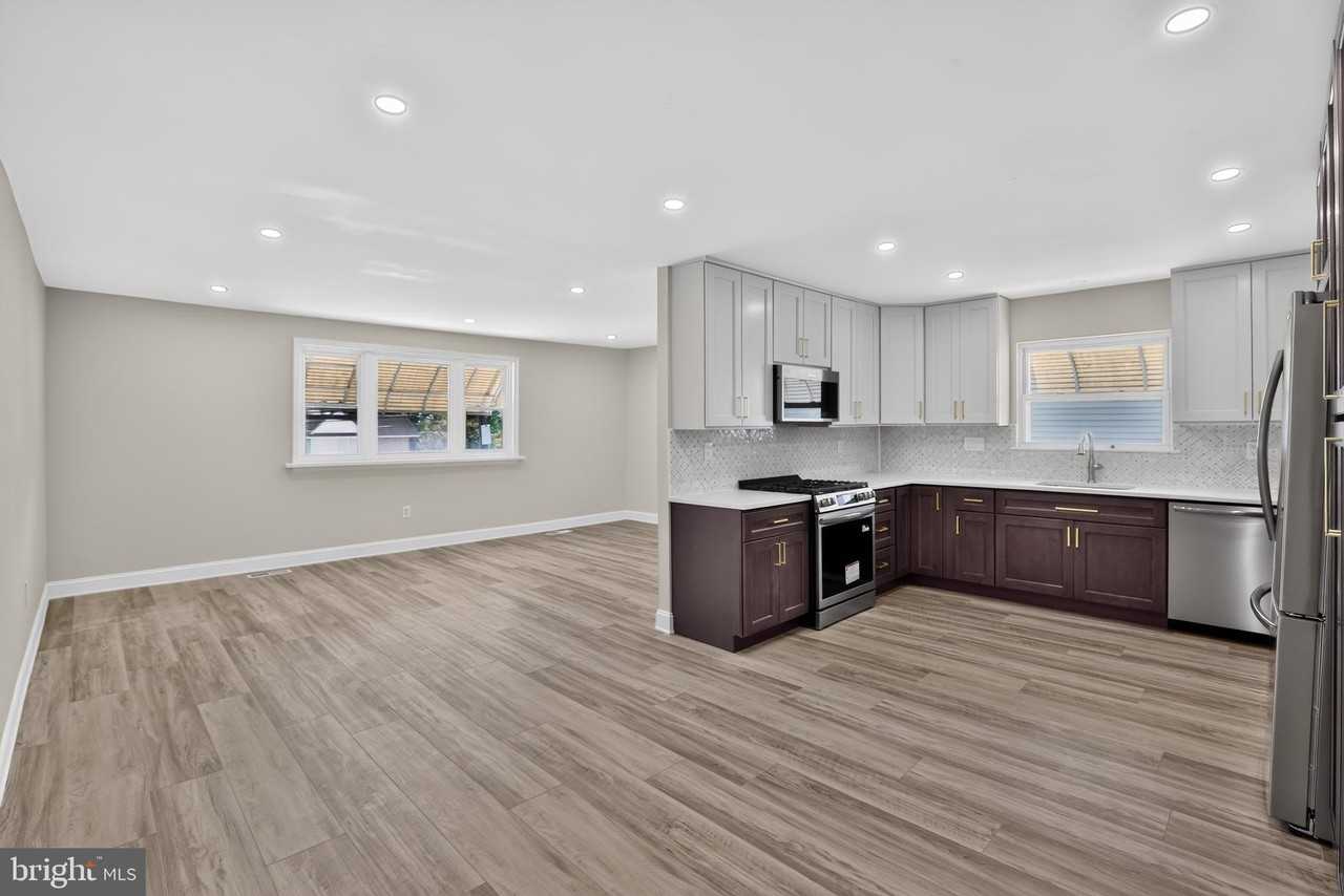 9312 Edmund St - Photo 4 of 30