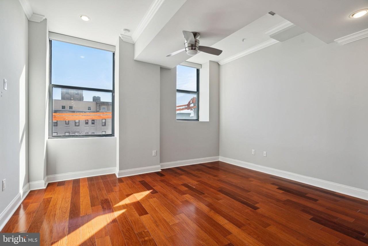 1401 N 5th St #622 - Photo 3 of 14