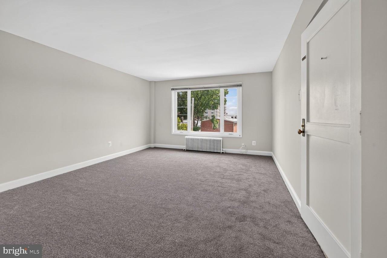 1410 N Quinn St #7 - Photo 2 of 18