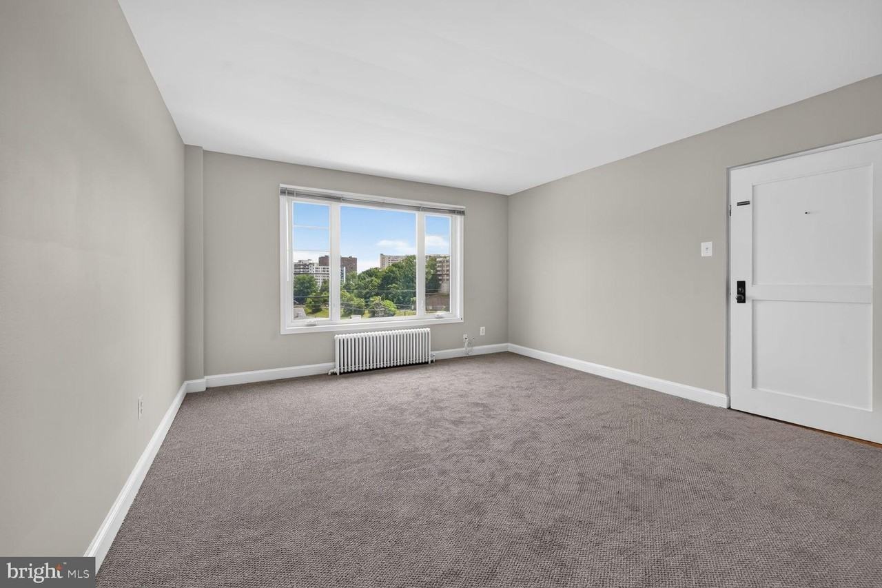 1410 N Quinn St #7 - Photo 3 of 18
