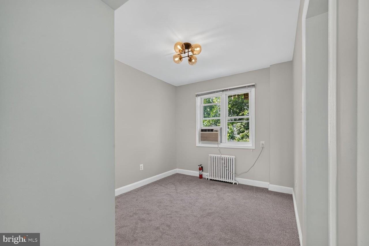 1410 N Quinn St #7 - Photo 6 of 18