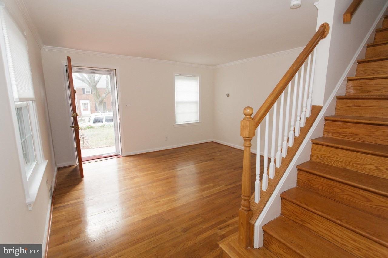 1419 N Longfellow St - Photo 3 of 50