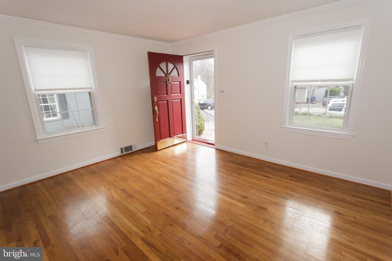 1419 N Longfellow St - Photo 5 of 50