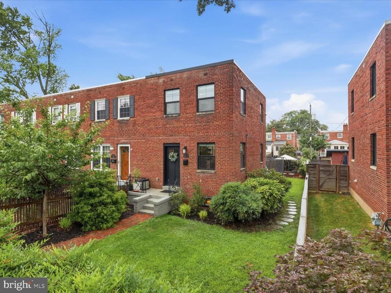 625 S Henry St - Photo 2 of 30