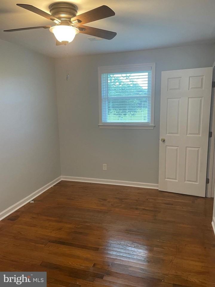 7364 Botha Rd - Photo 5 of 8