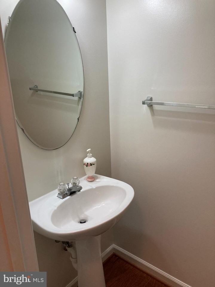 2985 Huntington Grove Sq - Photo 4 of 21