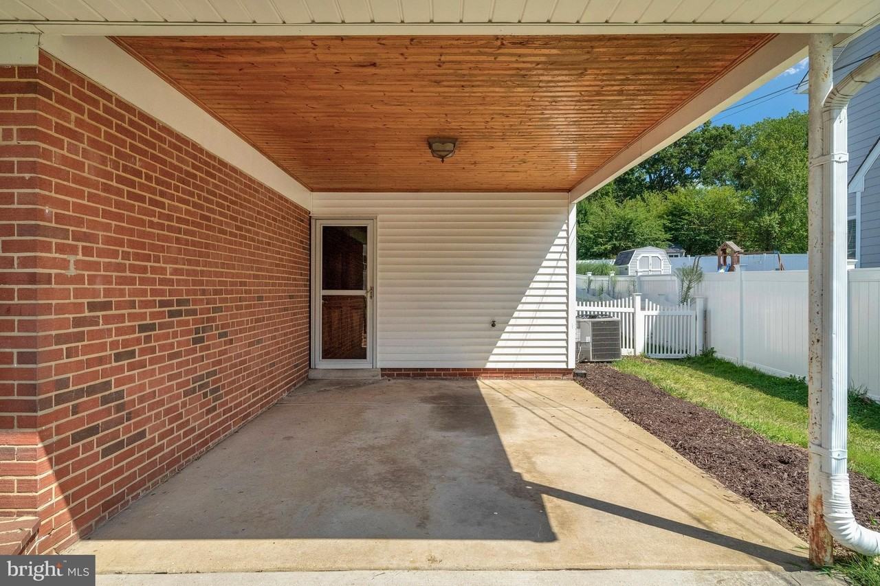 304 Patrick St Sw - Photo 7 of 50
