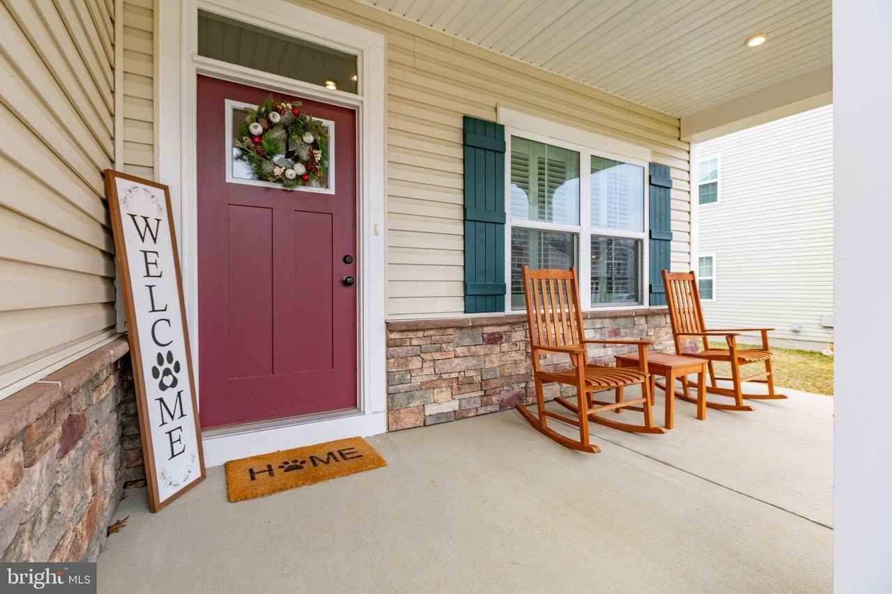 6427 Hawkeye Dr - Photo 3 of 50