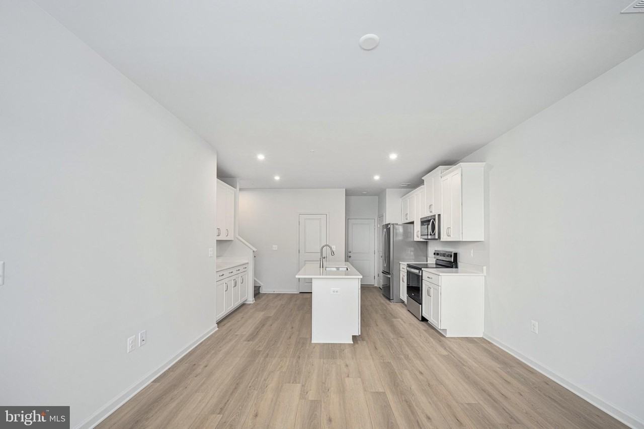 2630 Neabsco Common Pl - Photo 6 of 19