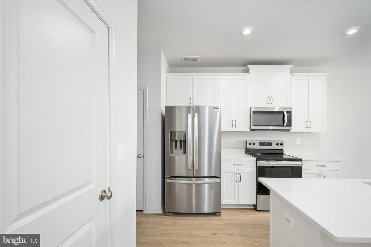 2630 Neabsco Common Pl - Photo 7 of 19