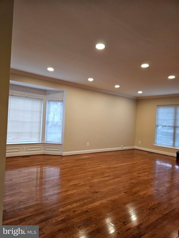 14100 Madrigal Dr - Photo 2 of 9