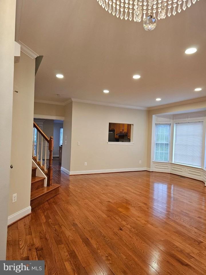 14100 Madrigal Dr - Photo 3 of 9