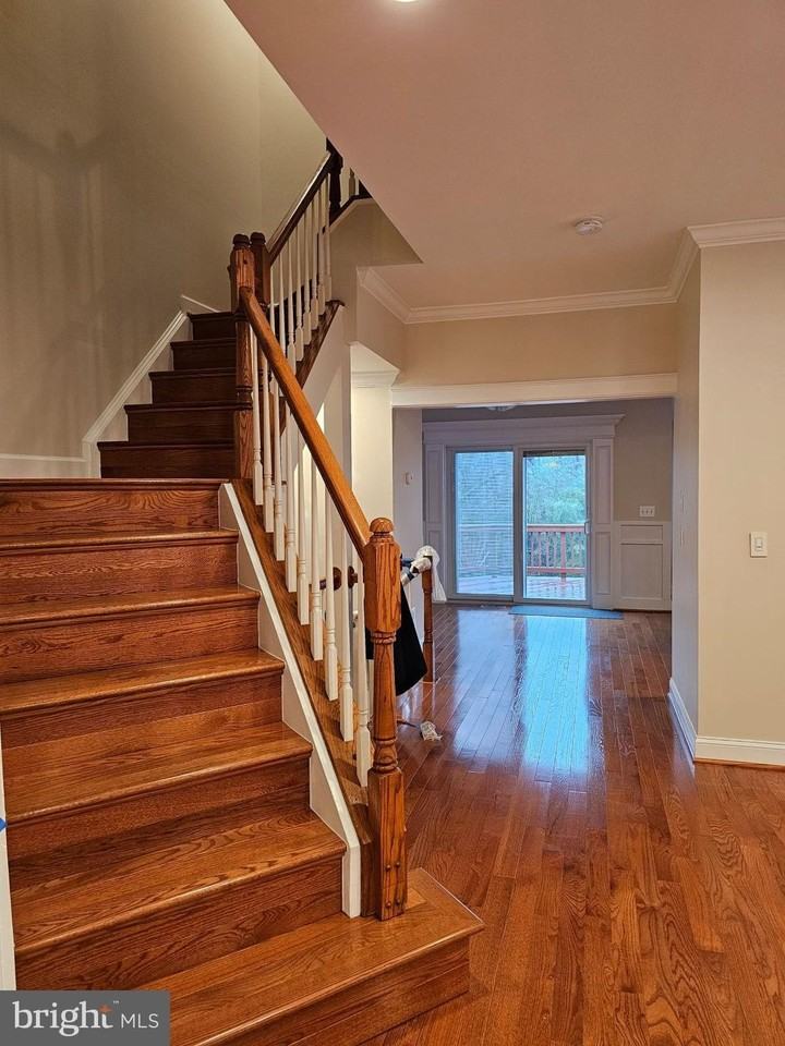 14100 Madrigal Dr - Photo 4 of 9