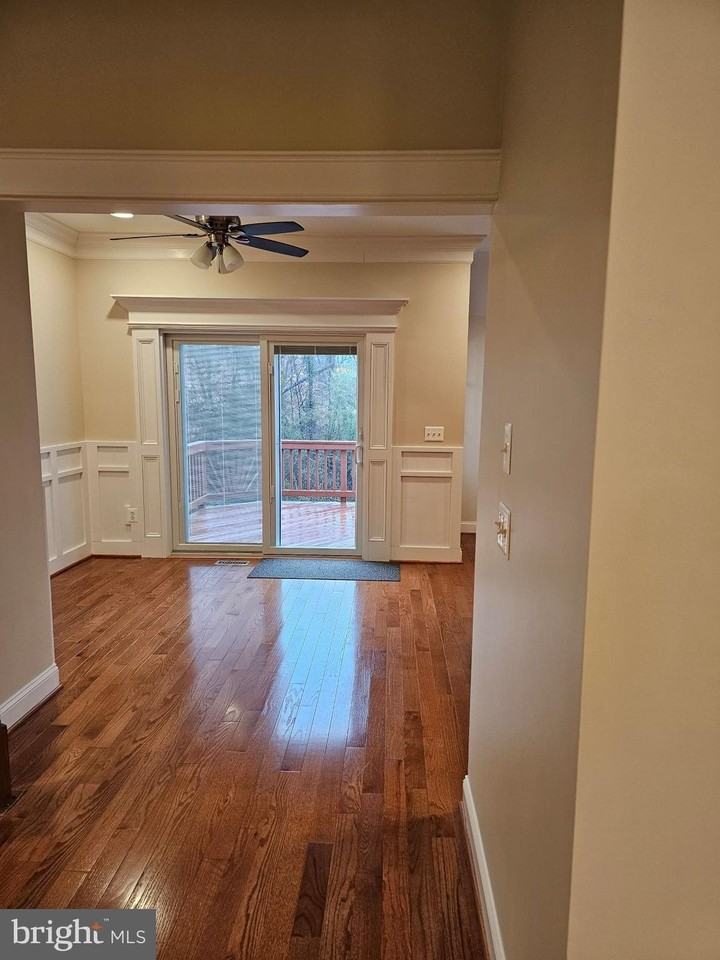 14100 Madrigal Dr - Photo 5 of 9